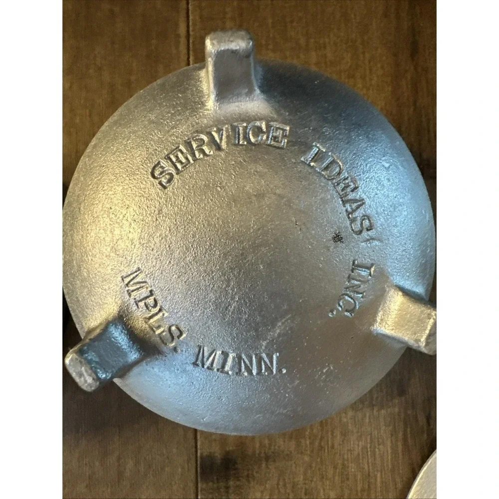 2x Vintage Cast Aluminum Service Ideas‎ Inc. MPLS Minn. Country Kettles W/ Lids.